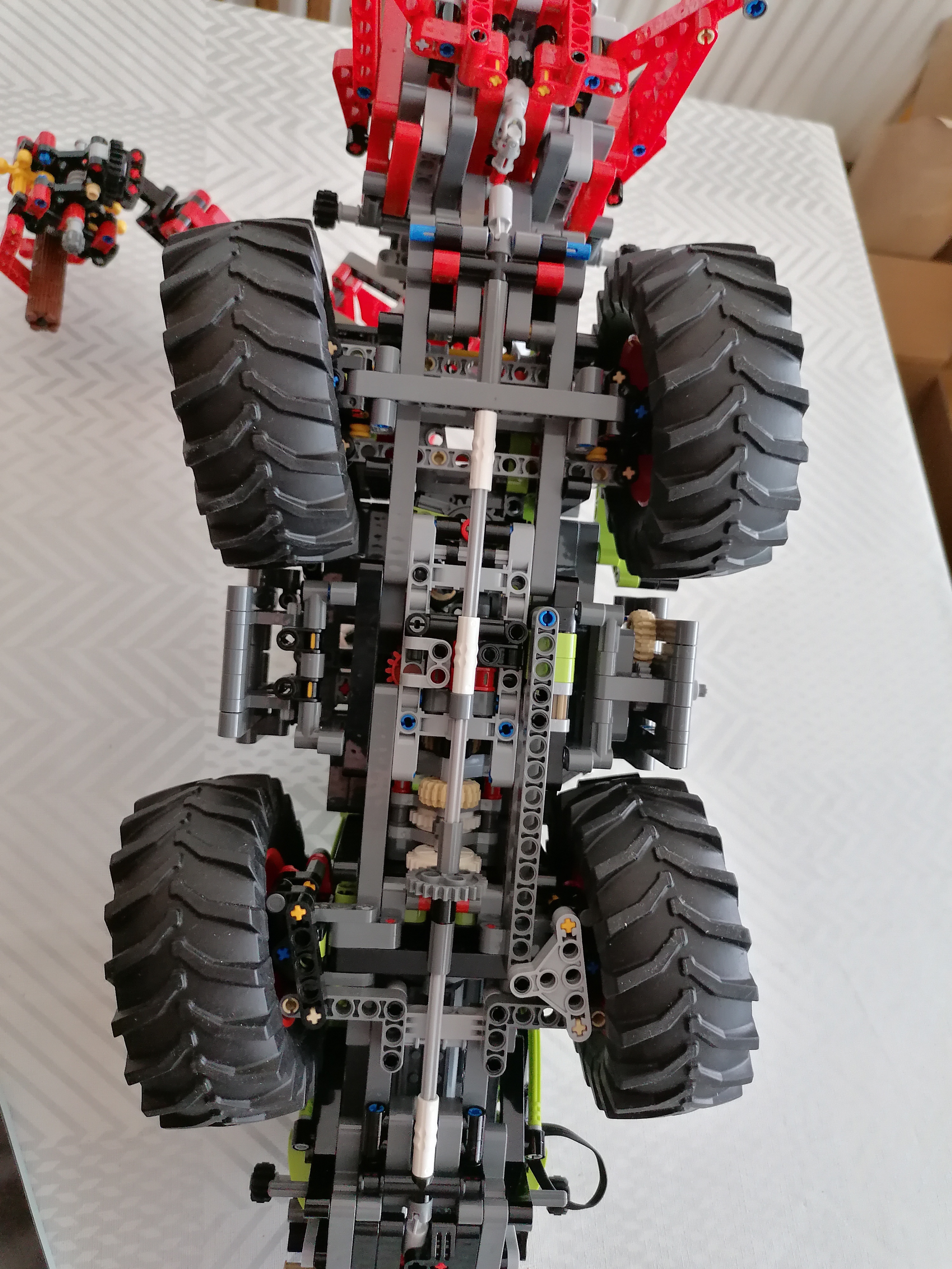 LEGO 42054 TECHNIC CLASS XERION 5000 TRAC VC - složený, použitý