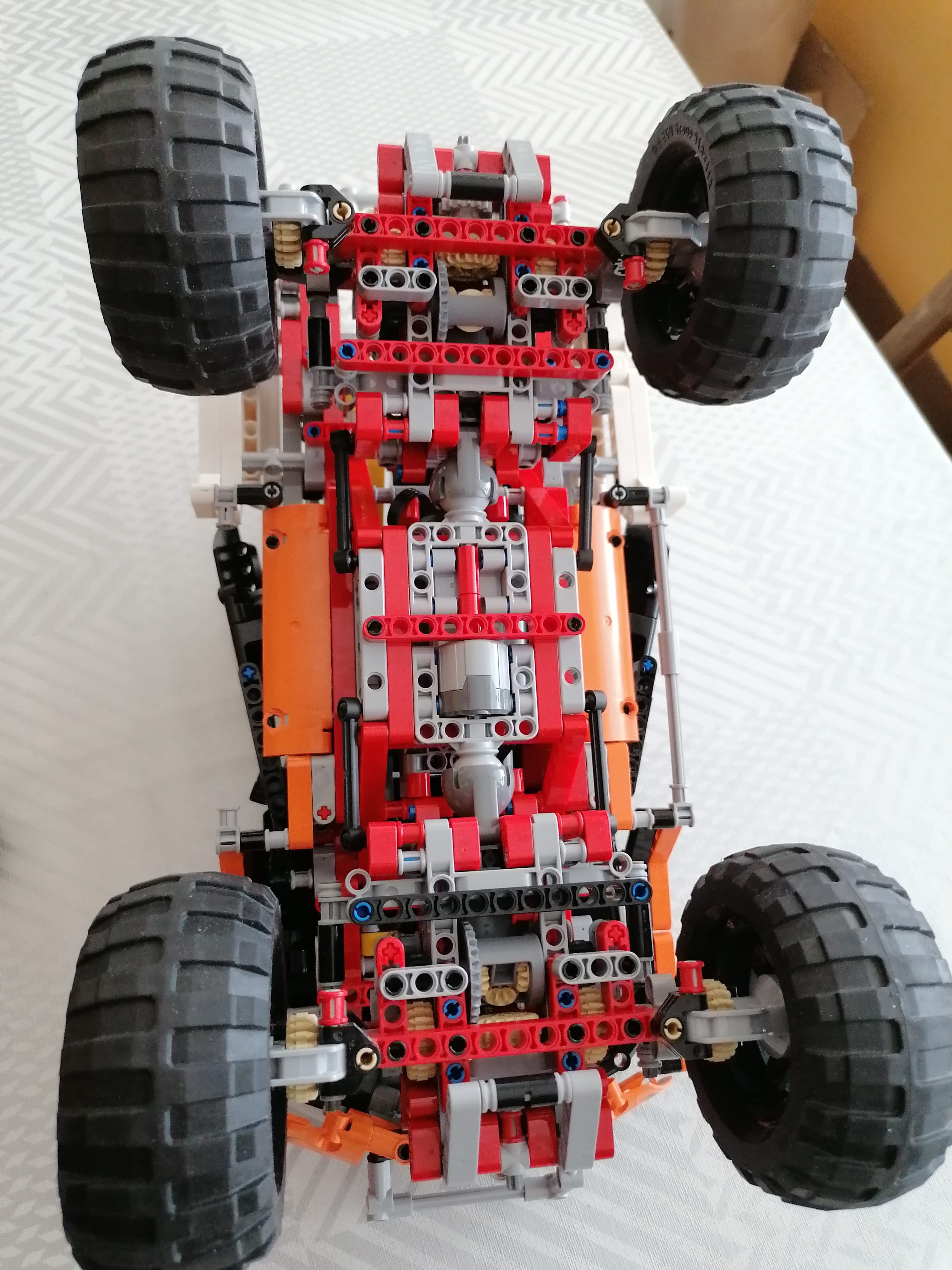 LEGO 9398 TECHNIC Truck 4x4, použitý s krabicí a návodem