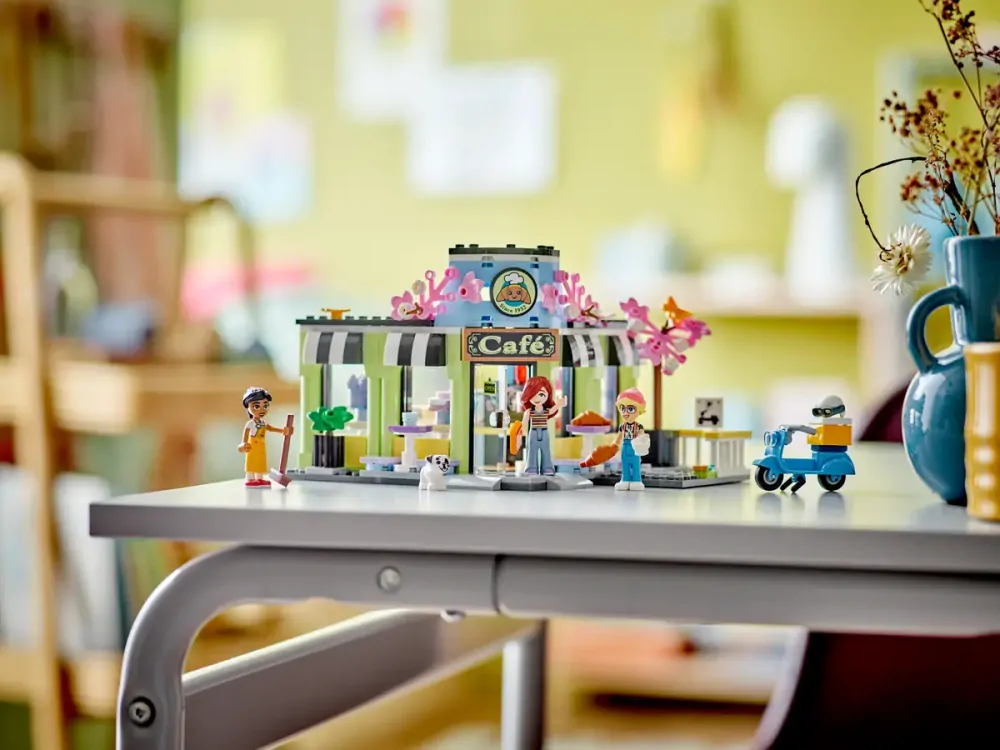 LEGO® Friends 42618 Kavárna v městečku Heartlake
