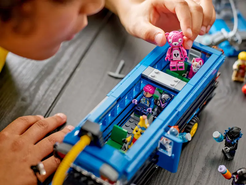 LEGO® Fortnite 77073 Bojový autobus