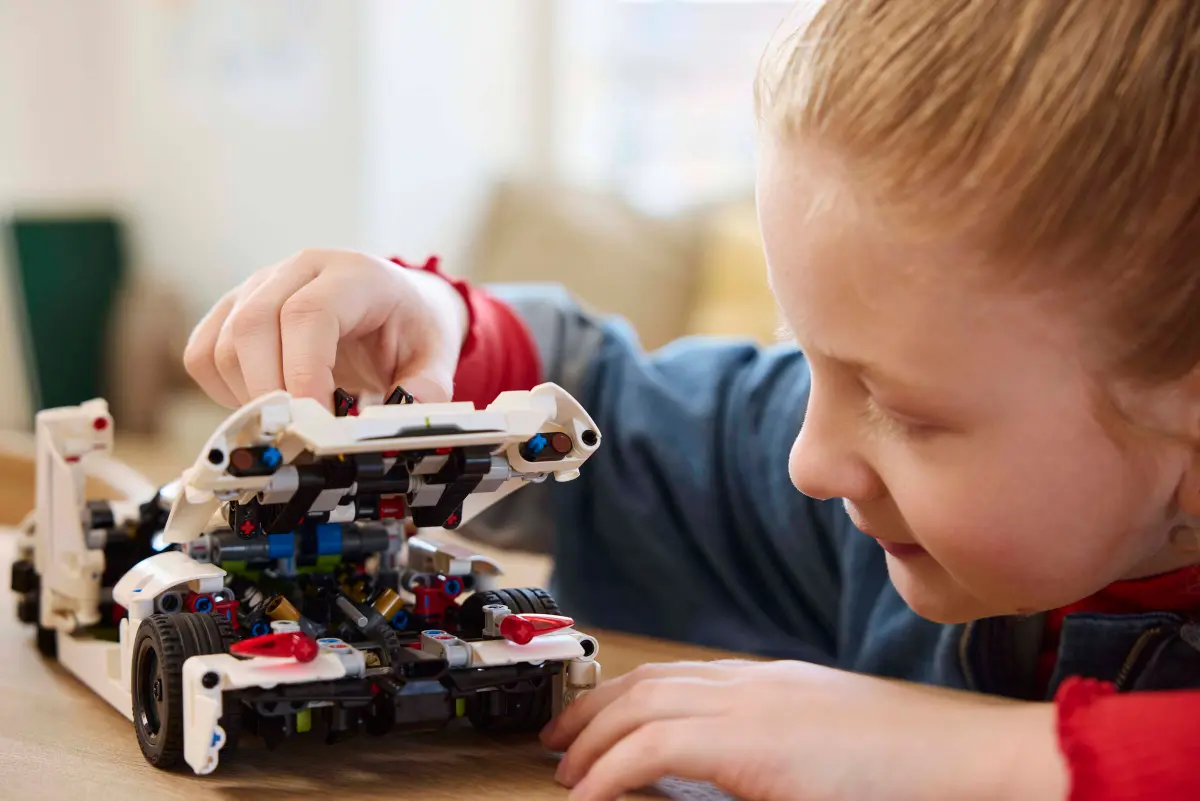 LEGO® Technic 42184 Bílé hyperauto Koenigsegg Jesko Absolut