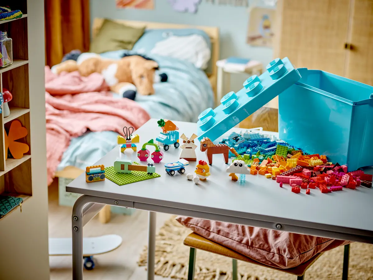 LEGO Classic 11038 Kreativní krabička s barevnými kostkami