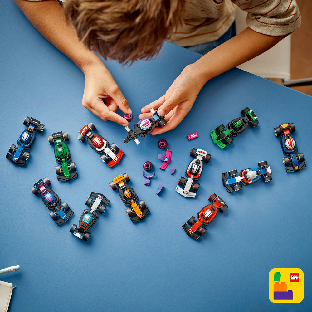 LEGO® 71049 Sběratelské závodní auto F1