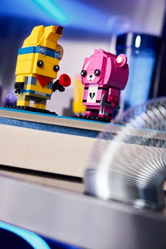 LEGO® 40760 BRICKHEADZ Adventure Peely a Cuddle Team Leader