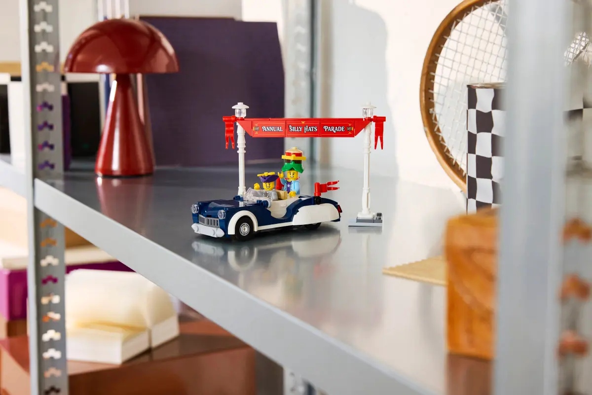 LEGO® ICONS 40913 Veterán na přehlídce