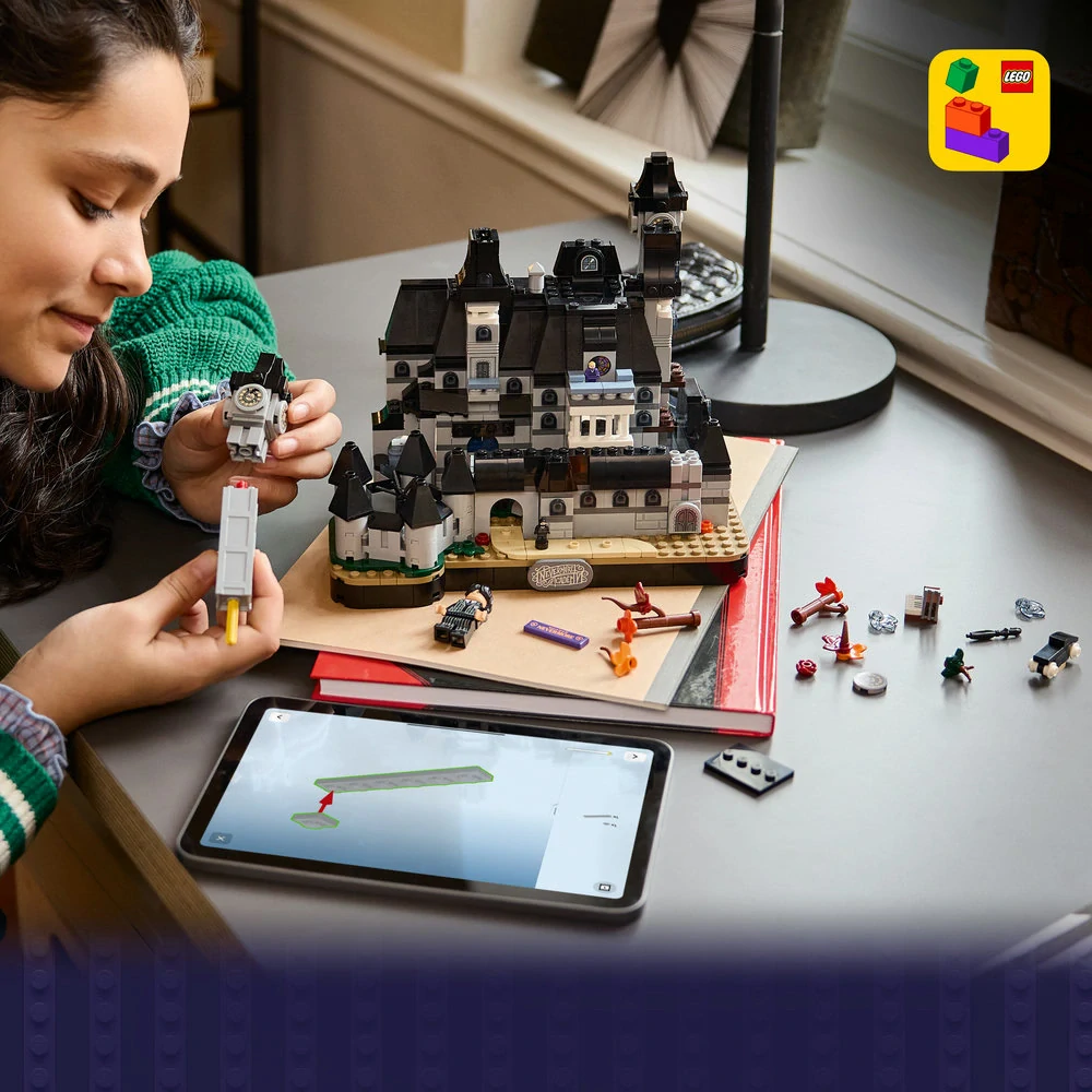 LEGO® WEDNESDAY 76788 Akademie Nevermore